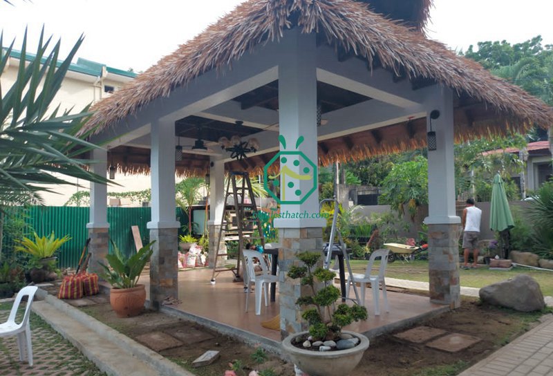 フィリピンのプライベート裏庭ガーデン パティオの熱帯茅葺き屋根プロジェクト